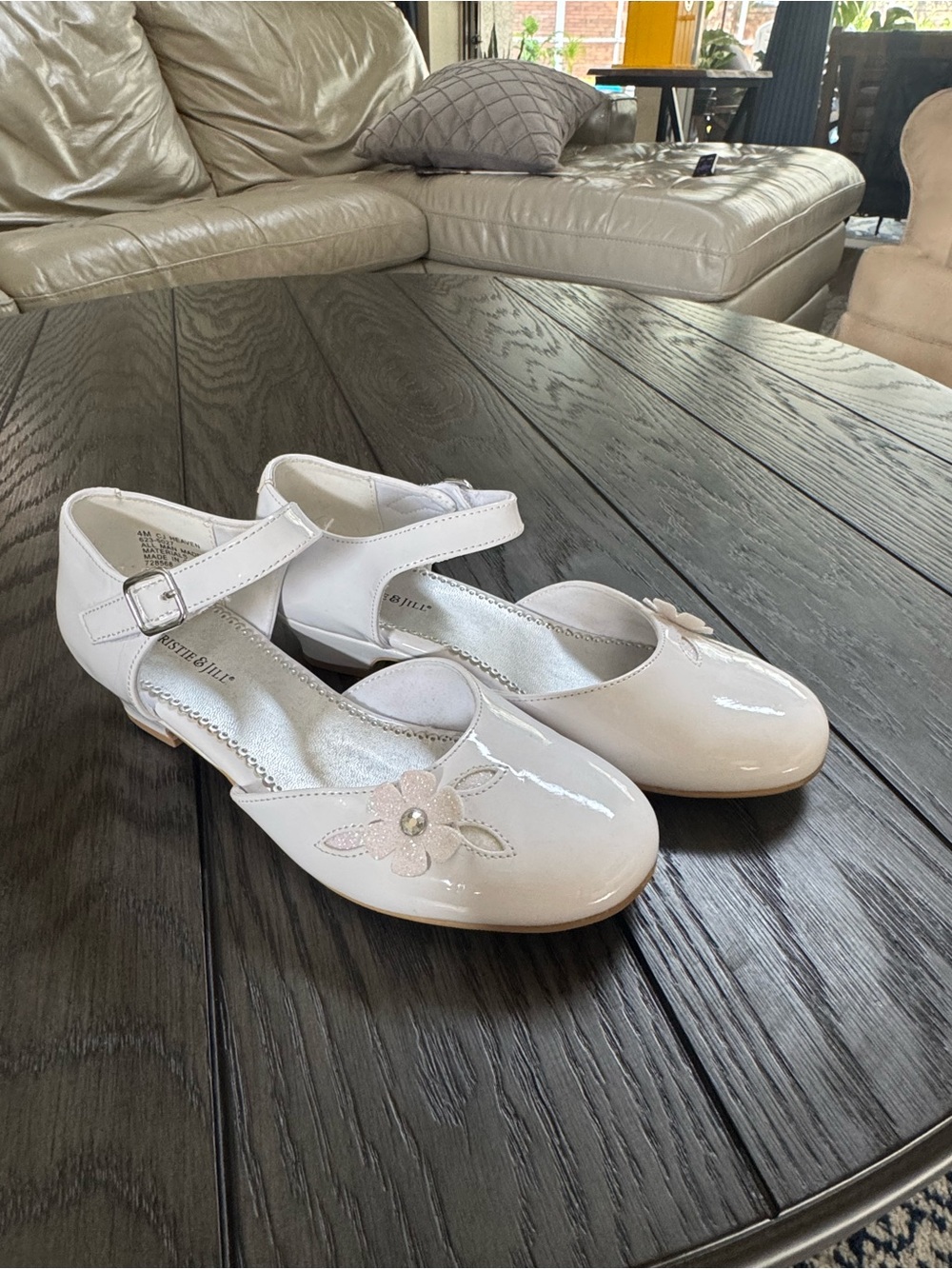 Girls White Patent Mary Jane Dress Shoes with Flower Accent